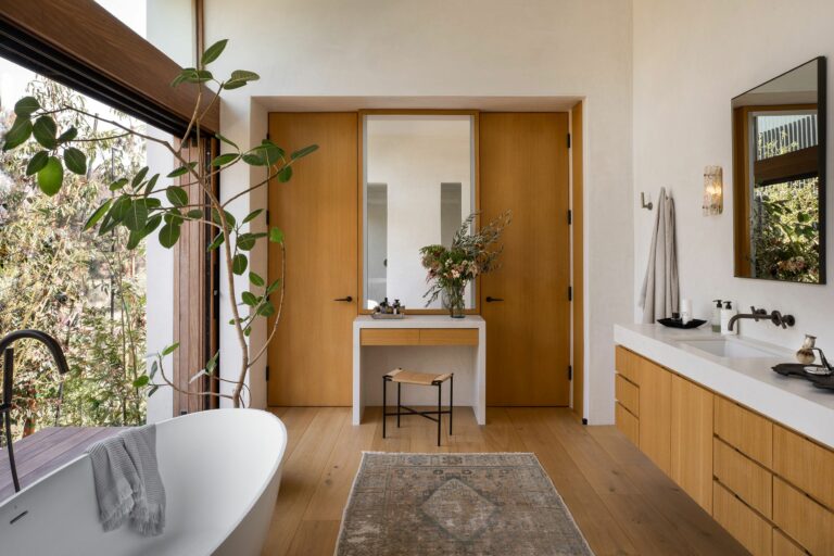 martha-mulholland-standard-architecture-malibu-house-094-edit-1647617137